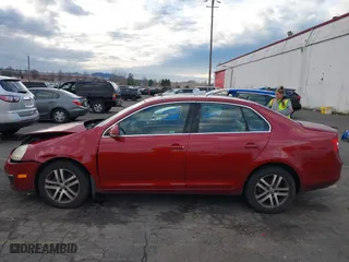2006 Volkswagen Jetta Sedan 1.9L TDI with VIN 3VWDT81K66M844683, listed as a IAAI auction lot 41167615 with 119,131 mi miles. Bid and sale history available at carsss.com. Image 14.