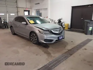 2018 Acura ILX Special Edition with VIN 19UDE2F40JA004068, listed as a IAAI auction lot 41761336 with 194,431 mi miles. Bid and sale history available at carsss.com. Image 1.