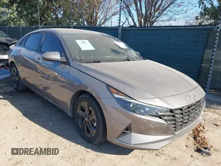 2021 Hyundai Elantra Blue z VIN KMHLM4AJ7MU005979, wystawiony jako IAAI lot #41141945 z przebiegiem 22 652 mil mil oraz . Historia ofert i sprzedaży dostępna na DreamBid. Obrazek 1.