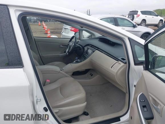 2010 Toyota Prius II with VIN JTDKN3DU5A0054601, listed as a IAAI auction lot 41670677 with 117,321 mi miles. Bid and sale history available at carsss.com. Image 5.