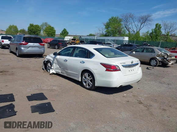 2015 Nissan Altima SL z VIN 1N4BL3AP2FC571645, wystawiony jako IAAI lot #42095010 z przebiegiem 124 881 mil mil oraz . Historia ofert i sprzedaży dostępna na DreamBid. Obrazek 3.