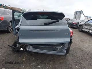 2023 Volvo XC40 Ultimate Bright Theme с VIN YV4L12UAXP2025895, выставлен на аукционе IAAI как лот 42294917 с пробегом 5 384 миль миль и . История ставок и продаж доступна на DreamBid. Изображение 16.