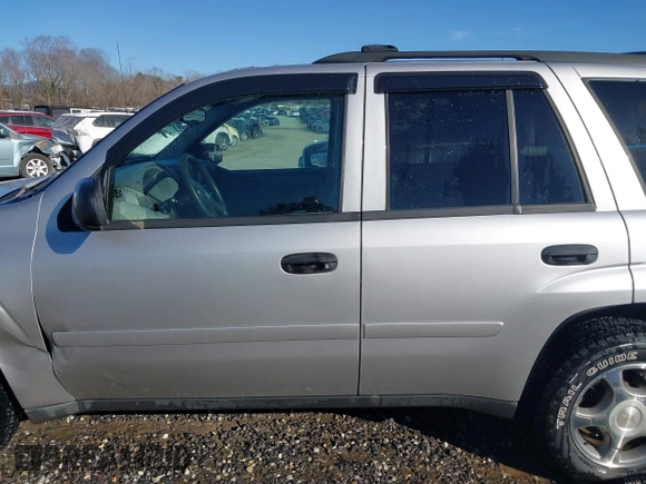 2008 Chevrolet TrailBlazer 3LT with VIN 1GNDT13S682207916, listed as a IAAI auction lot 41675386 with 221,825 mi miles and . Bid and sale history available at DreamBid. Image 14.