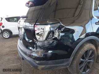 2019 Ford Explorer XLT with VIN 1FM5K7D8XKGA73214, listed as a IAAI auction lot 41881469 with 80,712 mi miles. Bid and sale history available at carsss.com. Image 6.