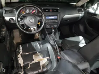 2013 Volkswagen Jetta SE с VIN 3VWDP7AJ5DM249908, выставлен на аукционе Copart как лот 53951765 с пробегом 240 040 миль миль и Списание • Salvage title. История ставок и продаж доступна на DreamBid. Изображение 8.