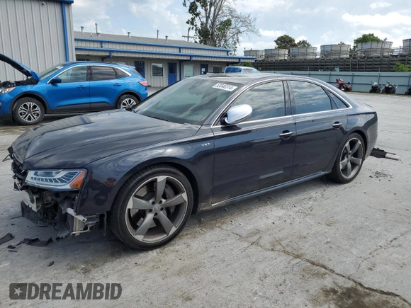2015 Audi S8 z VIN WAUK2AFD1FN005378, wystawiony jako Copart lot #53048314 z przebiegiem 131 468 mil mil oraz . Historia ofert i sprzedaży dostępna na DreamBid. Obrazek 1.
