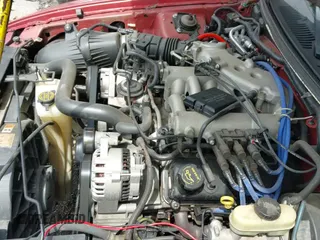2002 Ford Mustang Standard z VIN 1FAFP404X2F226200, wystawiony jako IAAI lot #42936778 z przebiegiem 127 360 mil mil oraz . Historia ofert i sprzedaży dostępna na DreamBid. Obrazek 14.