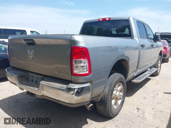 2024 Ram 2500 Big Horn z VIN 3C6UR5DL9RG246005, wystawiony jako IAAI lot #42849768 z przebiegiem 48 843 mil mil oraz . Historia ofert i sprzedaży dostępna na DreamBid. Obrazek 4.
