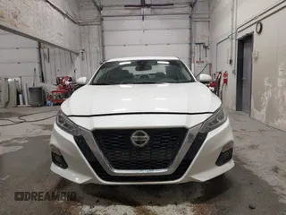 2019 Nissan Altima 2.5 Platinum with VIN 1N4BL4FW7KN304666, listed as a IAAI auction lot 41255237 with 36,863 mi miles. Bid and sale history available at carsss.com. Image 12.