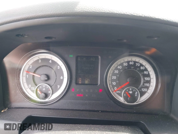 2018 Ram 1500 Express z VIN 3C6RR6KG5JG194863, wystawiony jako IAAI lot #42133048 z przebiegiem 151 614 mil mil oraz . Historia ofert i sprzedaży dostępna na DreamBid. Obrazek 7.