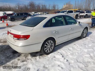 2008 Hyundai Azera Limited with VIN KMHFC46F38A292703, listed as a IAAI auction lot 41624987 with 347,854 mi miles. Bid and sale history available at carsss.com. Image 4.