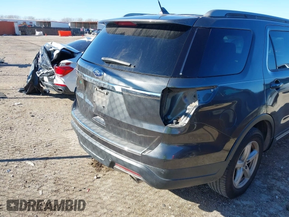 2018 Ford Explorer XLT z VIN 1FM5K7D8XJGA41555, wystawiony jako IAAI lot #41301991 z przebiegiem 46 248 mil mil oraz . Historia ofert i sprzedaży dostępna na DreamBid. Obrazek 6.