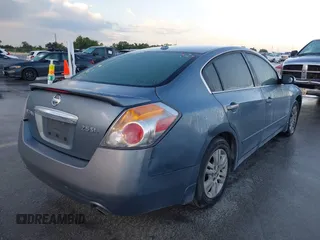 2010 Nissan Altima S with VIN 1N4AL2AP0AN512628, listed as a IAAI auction lot 42102865 with 184,235 mi miles and . Bid and sale history available at DreamBid. Image 4.