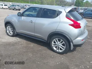 2011 Nissan Juke SL with VIN JN8AF5MV6BT023875, listed as a IAAI auction lot 42124682 with 145,901 mi miles. Bid and sale history available at carsss.com. Image 3.