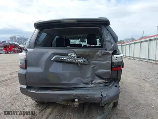 2017 Toyota 4Runner SR5 with VIN JTEBU5JR1H5444831, listed as a IAAI auction lot 41662707 with 104,173 mi miles. Bid and sale history available at carsss.com. Image 17.