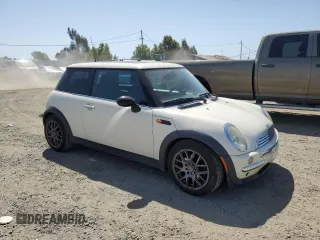 2003 MINI Hardtop с VIN WMWRC33453TJ52080, выставлен на аукционе Copart как лот 53992385 с пробегом 60 622 миль миль и Чистый • Clean title. История ставок и продаж доступна на DreamBid. Изображение 4.