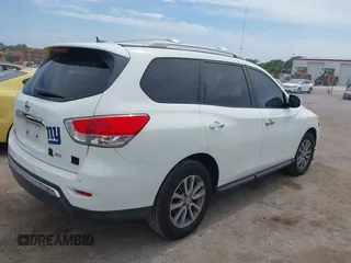 2016 Nissan Pathfinder S with VIN 5N1AR2MN1GC631131, listed as a IAAI auction lot 42377587 with 158,663 mi miles and . Bid and sale history available at DreamBid. Image 4.