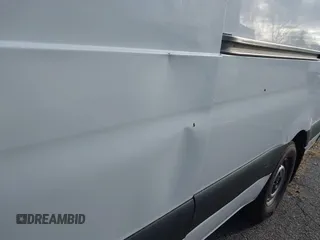 2019 Mercedes-Benz Sprinter Cargo z VIN WD4PF1CD5KT014453, wystawiony jako IAAI lot #41100495 z przebiegiem 195 185 mil mil oraz . Historia ofert i sprzedaży dostępna na DreamBid. Obrazek 6.
