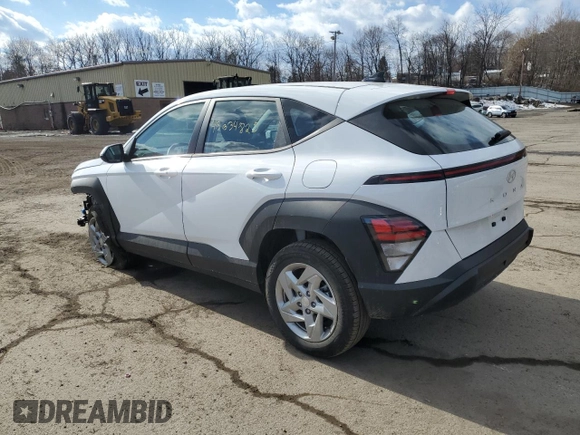 2025 Hyundai Kona SE with VIN KM8HACAB8SU221628, listed as a Copart auction lot 43034825 with 895 mi miles and Salvage Title. Bid and sale history available at carsss.com. Image 2.