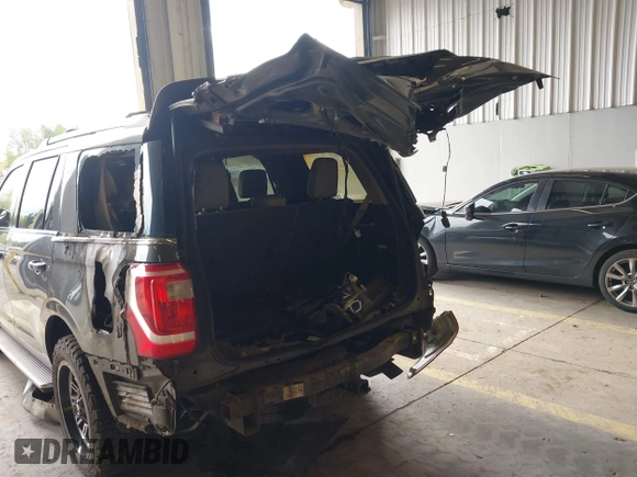 2018 Ford Expedition XLT z VIN 1FMJU1JT7JEA22830, wystawiony jako IAAI lot #42050739 z przebiegiem 114 529 mil mil oraz . Historia ofert i sprzedaży dostępna na DreamBid. Obrazek 13.
