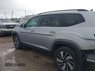 2025 Volkswagen Atlas SE z VIN 1V2HR2CA8SC531486, wystawiony jako IAAI lot #42508906 z przebiegiem 10 565 mil mil oraz . Historia ofert i sprzedaży dostępna na DreamBid. Obrazek 15.