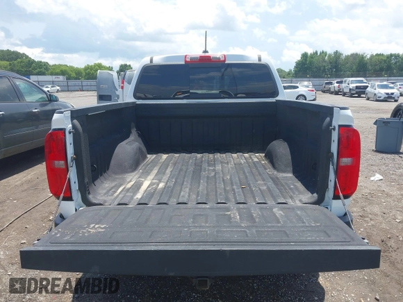2018 Chevrolet Colorado 4WD LT z VIN 1GCGTCEN3J1108460, wystawiony jako IAAI lot #42543935 z przebiegiem 81 203 mil mil oraz . Historia ofert i sprzedaży dostępna na DreamBid. Obrazek 17.
