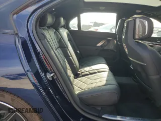 2023 BMW i7 xDrive60 z VIN WBY53EJ08PCN81456, wystawiony jako Copart lot #46480064 z przebiegiem 2218 mil mil oraz . Historia ofert i sprzedaży dostępna na DreamBid. Obrazek 10.