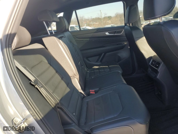 2024 Volkswagen Atlas Cross Sport 2.0T SEL R-Line with VIN 1V2AE2CA4RC202257, listed as a Copart auction lot 41684765 with 10,968 mi miles and Salvage Title. Bid and sale history available at carsss.com. Image 11.