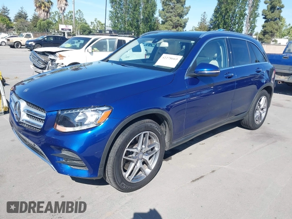 2017 Mercedes-Benz GLC 300 z VIN WDC0G4JB7HF128354, wystawiony jako IAAI lot #42278665 z przebiegiem 138 573 mil mil oraz . Historia ofert i sprzedaży dostępna na DreamBid. Obrazek 2.
