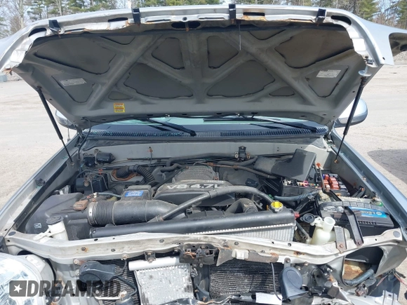 2003 Toyota Tundra SR5 with VIN 5TBBT44183S400232, listed as a IAAI auction lot 41933745 with 272,752 mi miles and . Bid and sale history available at carsss.com. Image 10.