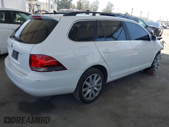2013 Volkswagen Jetta TDI w/Sunroof & Nav with VIN 3VWPL7AJ6DM626450, listed as a IAAI auction lot 42586372 with 154,473 mi miles and . Bid and sale history available at DreamBid. Image 4.