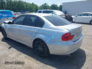2008 BMW 3 Series 328xi with VIN WBAVC73518KX92542, listed as a IAAI auction lot 42494583 with 152,138 mi miles and . Bid and sale history available at DreamBid. Image 3.