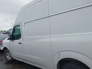 2019 Nissan NV Cargo SV z VIN 1N6BF0LY6KN810650, wystawiony jako IAAI lot #42322570 z przebiegiem 119 458 mil mil oraz . Historia ofert i sprzedaży dostępna na DreamBid. Obrazek 14.