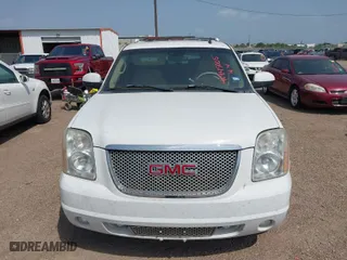 2008 GMC Yukon XL Denali with VIN 1GKFK66808J103143, listed as a IAAI auction lot 41945005 with 206,696 mi miles. Bid and sale history available at carsss.com. Image 11.