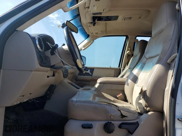 2003 Ford Expedition Eddie Bauer с VIN 1FMPU17L33LC58553, выставлен на аукционе Copart как лот 54033035 с пробегом 280 930 миль миль и Списание • Salvage title. История ставок и продаж доступна на DreamBid. Изображение 7.
