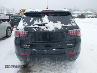 2018 Jeep Compass Altitude with VIN 3C4NJDBB6JT307069, listed as a IAAI auction lot 41351646 with 50,387 mi miles and . Bid and sale history available at carsss.com. Image 16.