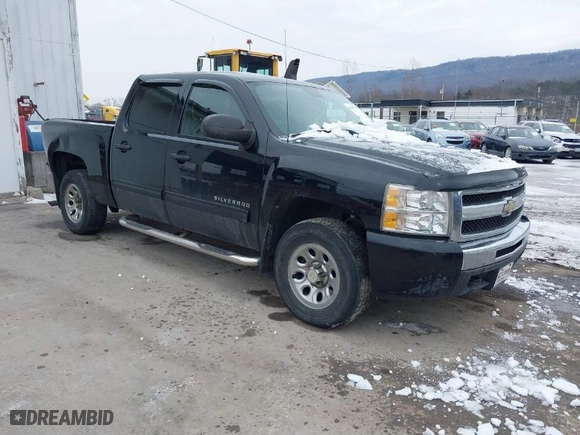 2010 Chevrolet Silverado 1500 LT with VIN 3GCRKSEA5AG191507, listed as a IAAI auction lot 41531755 with 220,184 mi miles. Bid and sale history available at carsss.com. Image 1.