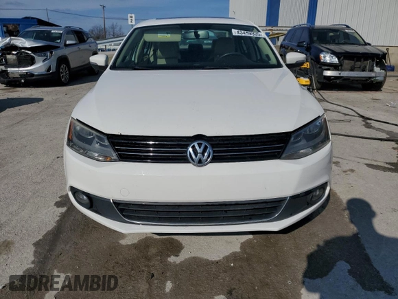 2013 Volkswagen Jetta SEL with VIN 3VWLX7AJ2DM402059, listed as a Copart auction lot 43459935 with 175,130 mi miles and Salvage title. Bid and sale history available at DreamBid. Image 5.