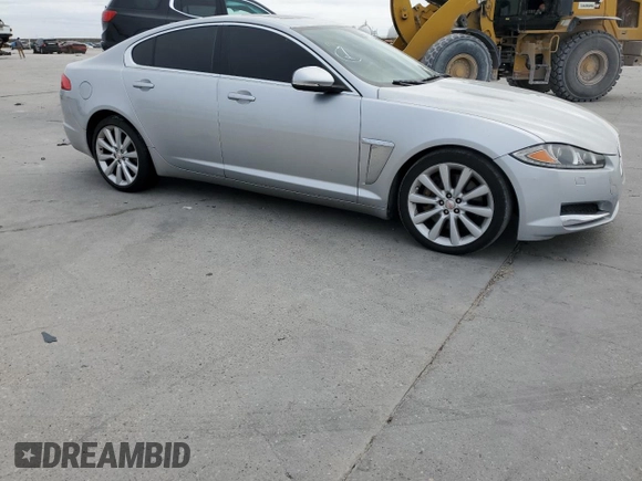 2012 Jaguar XF z VIN SAJWA0FB3CLS51714, wystawiony jako Copart lot #44529555 z przebiegiem Nie podano mil oraz Czysty tytuł • Clean title. Historia ofert i sprzedaży dostępna na DreamBid. Obrazek 4.