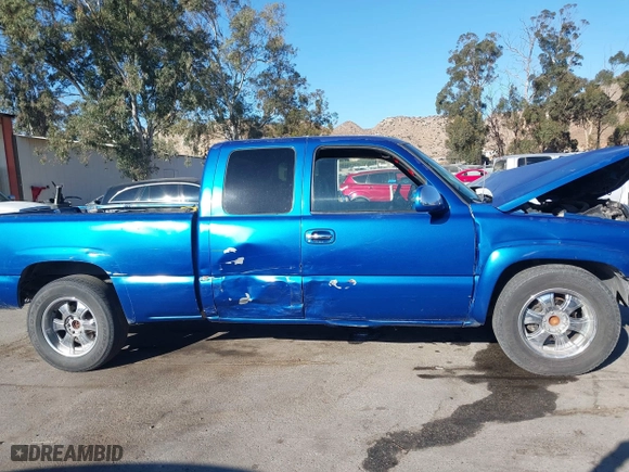 2000 Chevrolet Silverado 1500 LS with VIN 2GCEC19T9Y1186623, listed as a IAAI auction lot 40830351 with 1 mi miles. Bid and sale history available at carsss.com. Image 13.