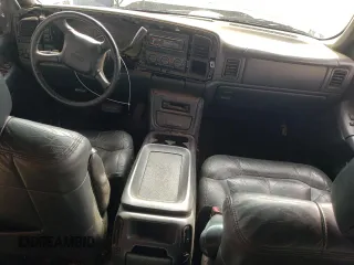 2002 GMC Sierra 1500HD SLE z VIN 1GTGK13U12F187178, wystawiony jako Copart lot #86453504 z przebiegiem 187 711 mil mil oraz Szkody całkowita. Historia ofert i sprzedaży dostępna na DreamBid. Obrazek 8.