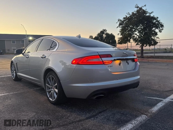2015 Jaguar XF T Premium with VIN SAJWA0FS9FPU77950, listed as a Copart auction lot 55866875 with 93,149 mi miles and Clean Title. Bid and sale history available at DreamBid. Image 3.