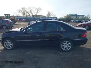 2004 Mercedes-Benz C 240 с VIN WDBRF81J84F536367, выставлен на аукционе IAAI как лот 41940002 с пробегом Не указан миль и . История ставок и продаж доступна на DreamBid. Изображение 15.