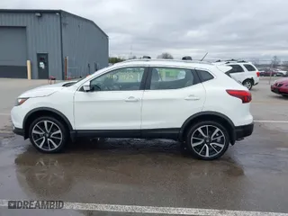 2017 Nissan Rogue Sport SL with VIN JN1BJ1CR8HW107542, listed as a IAAI auction lot 41820930 with 44,219 mi miles. Bid and sale history available at carsss.com. Image 14.