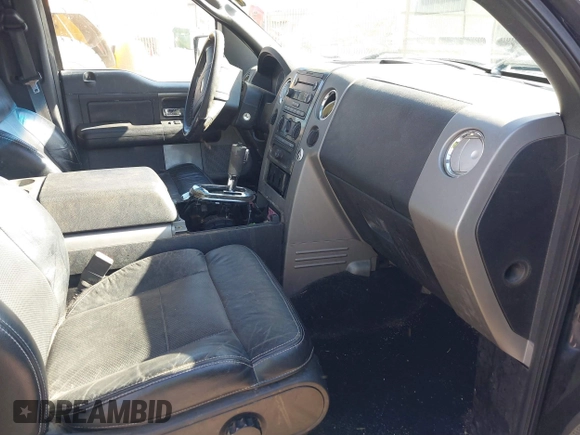 2004 Ford F-150 XLT with VIN 1FTPW14504KB31173, listed as a IAAI auction lot 41795466 with 192,950 mi miles. Bid and sale history available at carsss.com. Image 5.