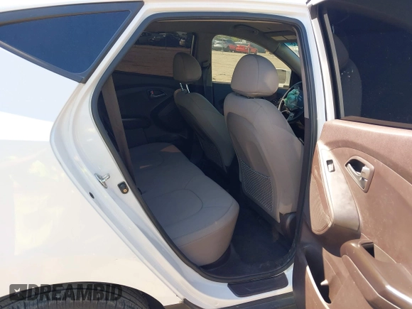 2015 Hyundai Tucson GLS with VIN KM8JT3AF9FU013178, listed as a IAAI auction lot 41846200 with 143,711 mi miles and . Bid and sale history available at DreamBid. Image 8.