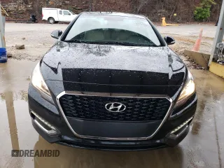 2017 Hyundai Sonata Hybrid SE with VIN KMHE24L16HA050088, listed as a Copart auction lot 39151904 with 118,004 mi miles. Bid and sale history available at carsss.com. Image 5.