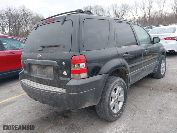 2006 Ford Escape XLT with VIN 1FMYU93126KA06942, listed as a IAAI auction lot 41851023 with 151,695 mi miles. Bid and sale history available at carsss.com. Image 4.