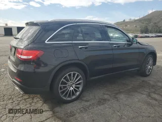 2019 Mercedes-Benz GLC 300 z VIN WDC0G4JB4KV165942, wystawiony jako Copart lot #46959205 z przebiegiem Nie podano mil oraz Szkoda całkowita • Salvage title. Historia ofert i sprzedaży dostępna na DreamBid. Obrazek 3.