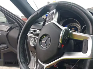 2016 Mercedes-Benz E 350 Luxury z VIN WDDHF8JB5GB217208, wystawiony jako IAAI lot #42200673 z przebiegiem 132 802 mil mil oraz . Historia ofert i sprzedaży dostępna na DreamBid. Obrazek 11.